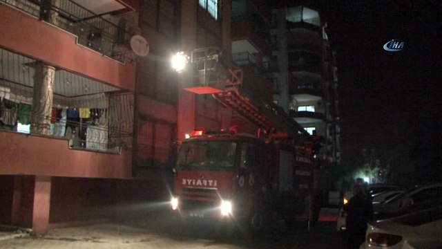 Anahtarını evde unutan yaşlı kadının yardımına itfaiye yetişti