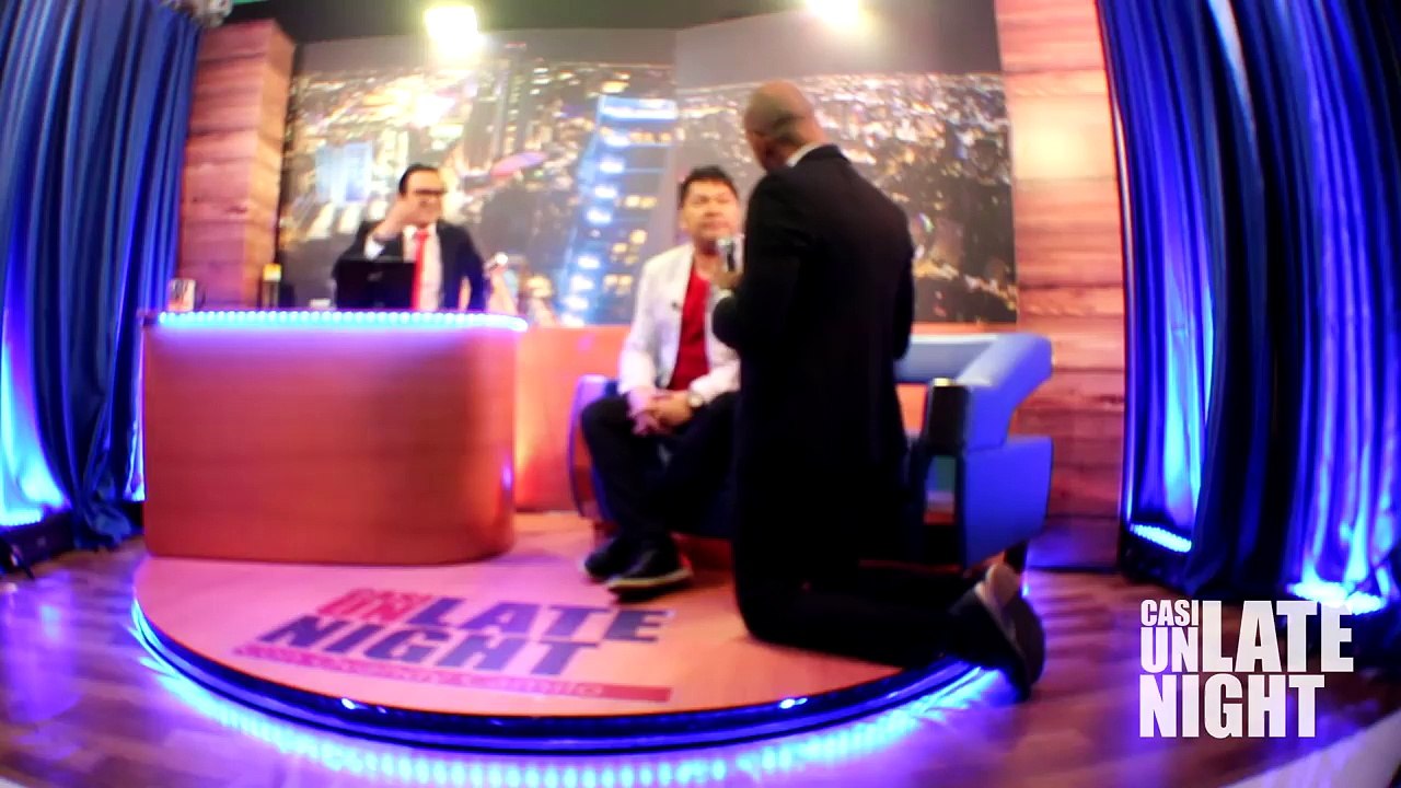 ¡Ultimo Minuto! Mira lo que Frederick Martinez mejor conocido como EL Pacha le hace a modelo en pleno programa de TV! Cu