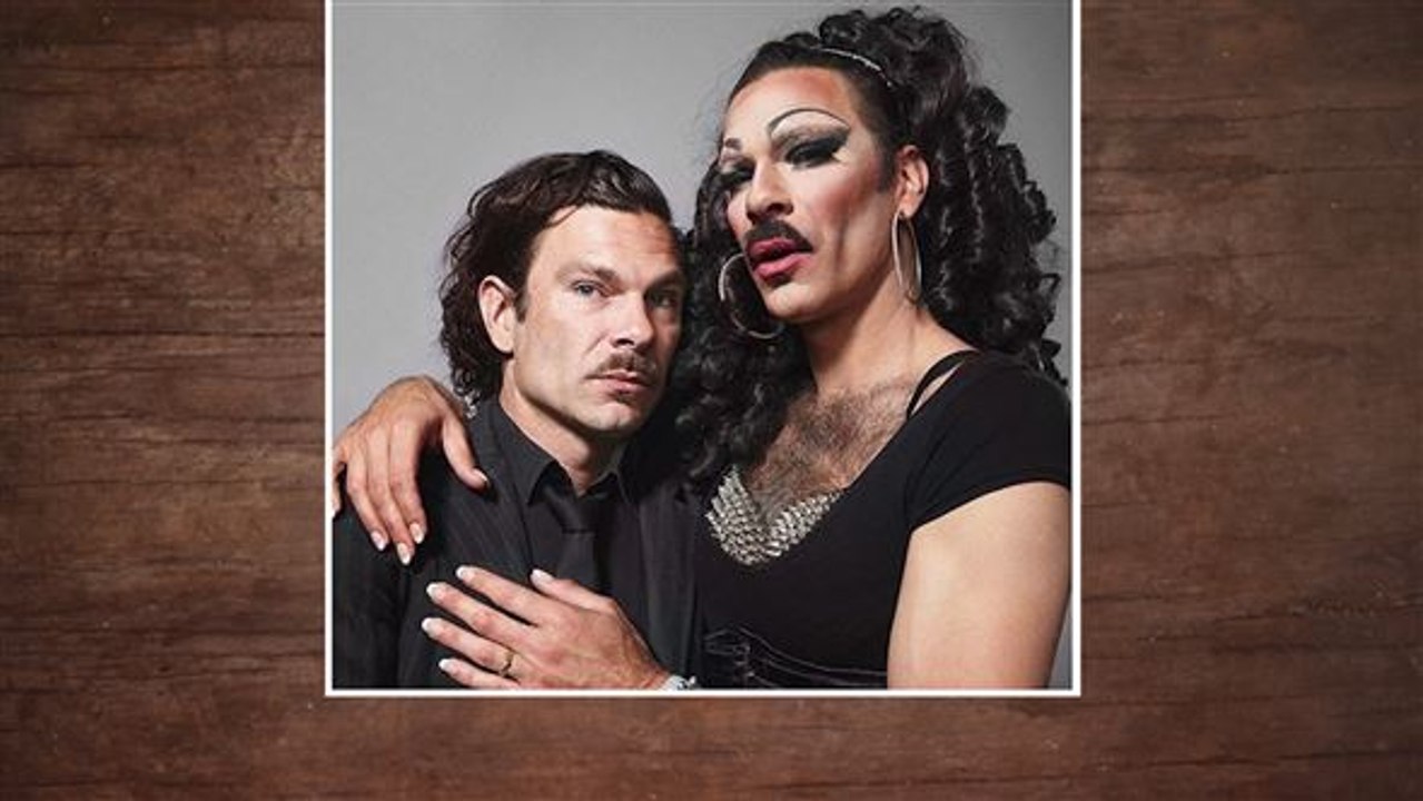 Kings&queens: posen mit dem dragqueen-alter-ego