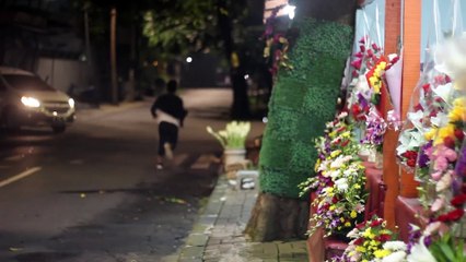 payung teduh -untuk perempuan yang sedang dalam pelukan