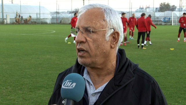Hüseyin Kalpar: “Bugüne kadar yabancı hocalar çok fazla katkı sağlamadı”- Elazığspor Teknik Direktörü Hüseyin Kalpar:- “Ligi ilk 6 içinde bitirmeyi hedefliyoruz”