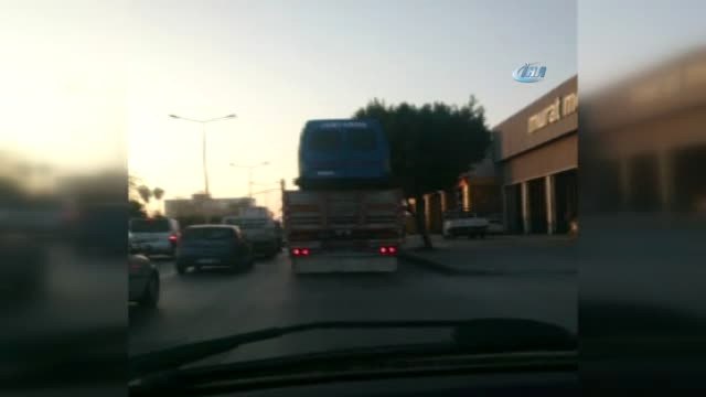 Kamyon Kasasına Jandarma Aracını Yükleyip Tehlike Saçtı...o Anlar Saniye Saniye Görüntülendi