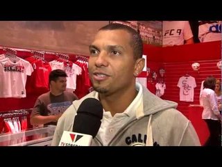 TV Soberano - São Paulo Mania traz Amoroso para noite de autógrafos no Morumbi