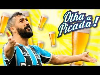 DOUGLAS COMEMORA TRI DA LIBERTADORES