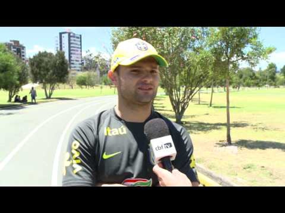 Brasil treina leve para enfrentar a Argentina