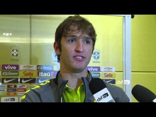 Após longa viagem, Mário Fernandes está pronto para o começo dos treinamentos