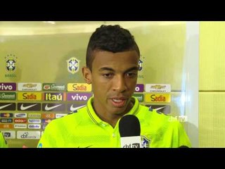 Luiz Gustavo fala sobre a nova fase da Seleção
