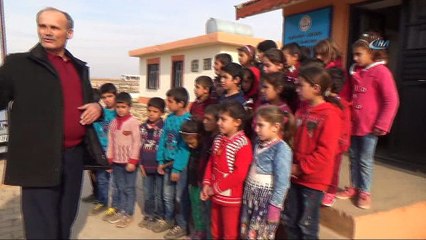 Şehit öğretmen Necmettin Yılmaz'ın babası oğlunun görev yaptığı okulda ders verdi