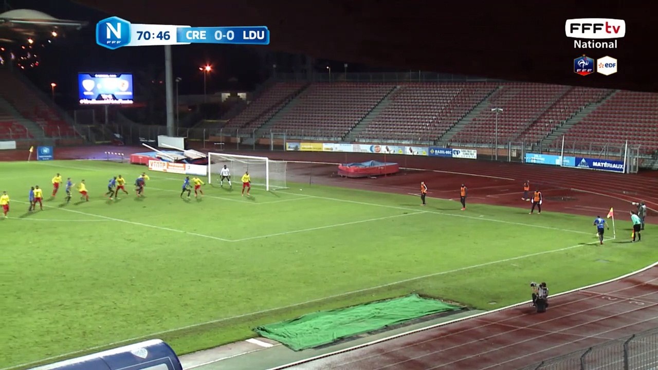 Corner avec tête de M'Bow