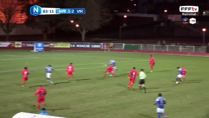 Le centre en retrait de N'DIAYE repoussé par GUIVARCH sur son défenseur mais réussi à se saisir du ballon.