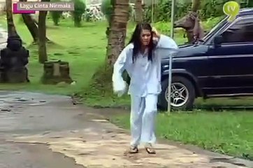 Alissa Soebandono arm carry 2