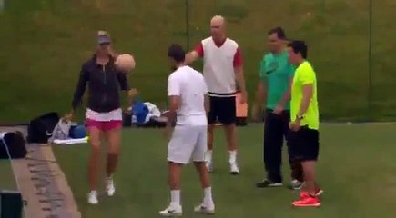 Maria Sharapova shows off her ball juggling skills Soccer
