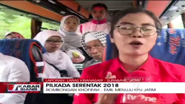 Wawancara tvOne dengan Pasangan Khofifah-Emil saat Menuju KPU Jatim