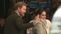 Londres: Harry et Meghan visitent une radio caritative