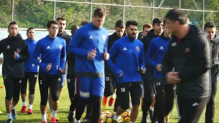 Levent Açıkgöz: “Yeni transferlerimizle Gençlerbirliği maçına en iyi şekilde hazırlanıyoruz”