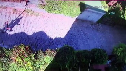 İstanbul’un ‘ünlü sever’ hırsızı yakalandı... Zanlının ev sahibi tarafından kovalanması güvenlik kamerasına yansıdı