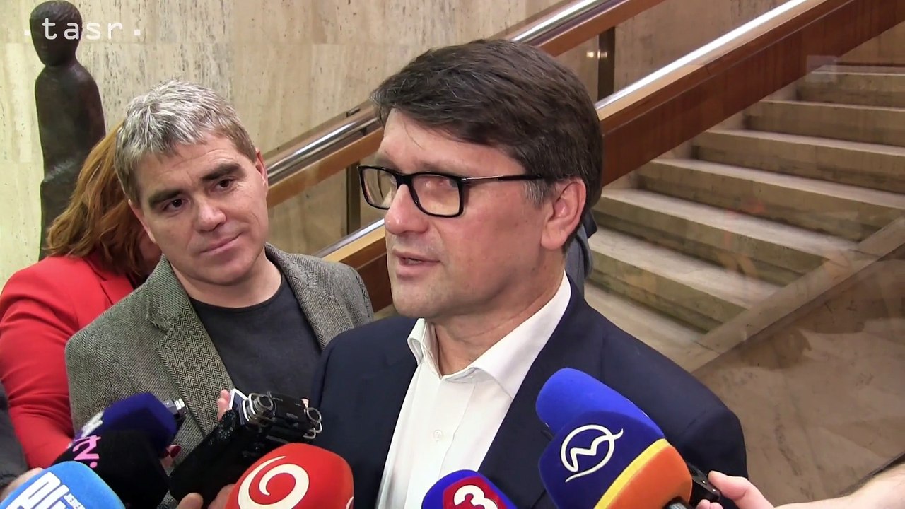 ZÁZNAM: M. Maďarič reaguje na prejav prezidenta M. Zemana