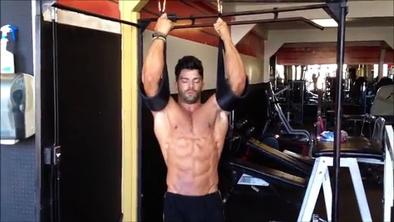 Sergi Constance ABS workout.