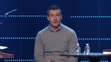 Pastor gets standing ovation after admitting sexual incident with teen