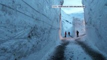 En Savoie, un village tente de retrouver sa route sous 7 mètres de neige