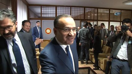 Başbakan Yardımcısı Bozdağ: ' AK Parti ve MHP'nin erken seçim talebi yok. Halkımız 16 Nisan'da seçimin ne zaman yapılacağına karar vermiştir'