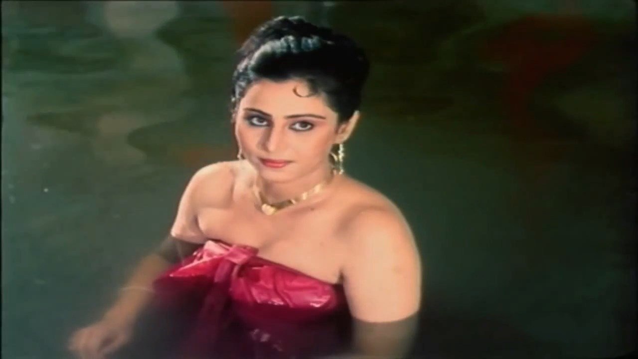 malayalam actress geetha thamar dance look
