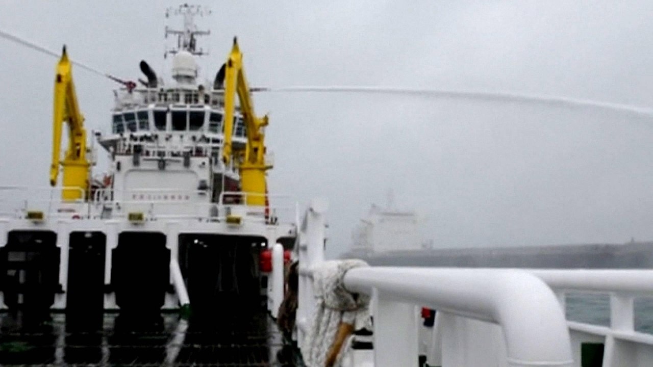 Disaster alert from stricken oil tanker in East China Sea