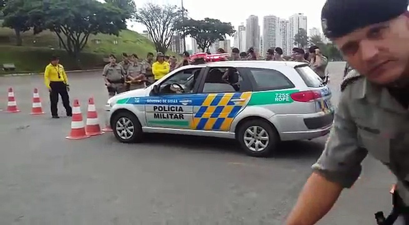 Comment s'extirper rapidement d'une place de parking sans faire de manoeuvres