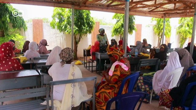 Tendencias plásticas: bolsas a la moda en Nigeria | Global 3000