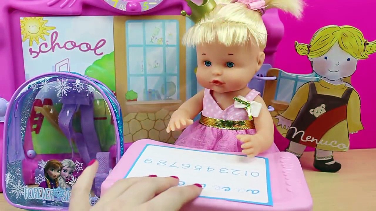 La Bebé Nenuco Princesa Cuca va al Cole | Aventuras de