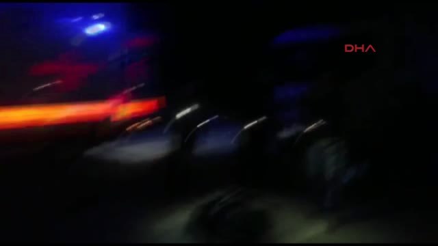 Bursa'da Damperi Açık Kamyon Köprüye Çarptı, 3 Kişi Yola Savruldu