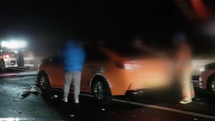"사고 피하려다 또 사고"...과천~봉담 고속화도로서 차량 5대 사고 4명 부상 / YTN