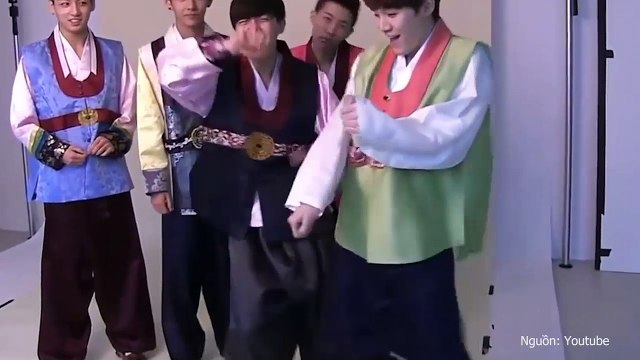 Các thần tượng Kpop mặt lạnh lùng nhưng “dư muối” hết chỗ nói