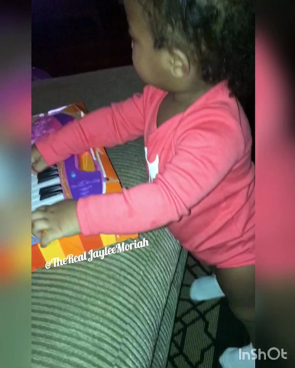 Karaoke with Jaylee! This 1 year old has all the moves!