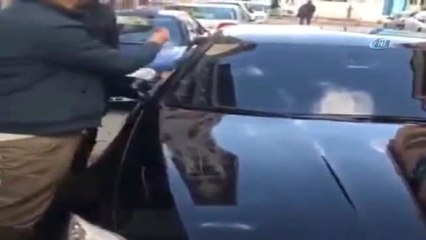 Uygunsuz Parka Gösterdiği Tepki Şaşkına Çevirdi
