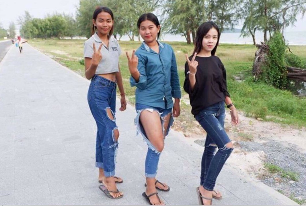 ឡូយកប់ បទ ស្រលាញ់អូនស្លៀកខោរហែក ពី ថេ វ៉ា