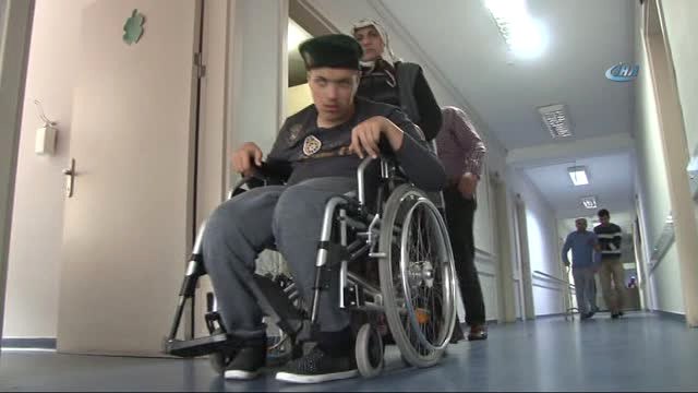 Polislere Sarılmak İçin 155'i Aradı, Paylaşılan Fotoğraflar Herkesi Duygulandırdı