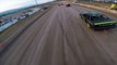 Un drone filme une course de stock-car