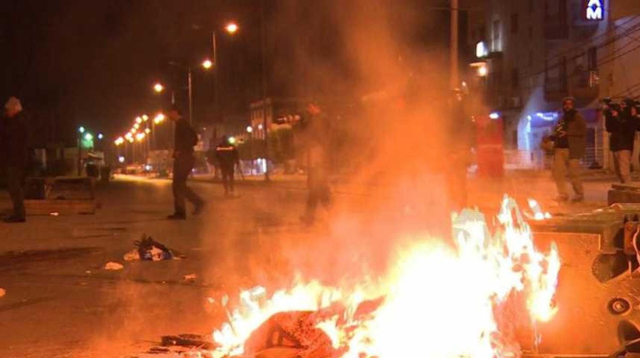 Nouveaux heurts dans plusieurs villes tunisiennes