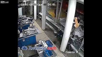 Pour voler 1 bouteille il utilise un Char d'assaut en Russie !