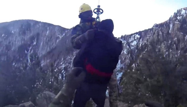 Uçurumun Kenarından Aldılar! Uludağ'da Nefes Kesen Kurtarma Operasyon Kamerada