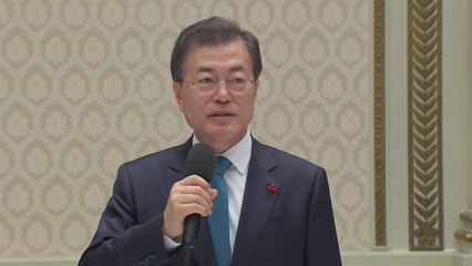 문 대통령, 준장 진급자 삼정검 수여..."국민에게 신뢰받는 군으로" / YTN