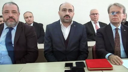 Eşine verilen ödülü gözyaşlarıyla aldı