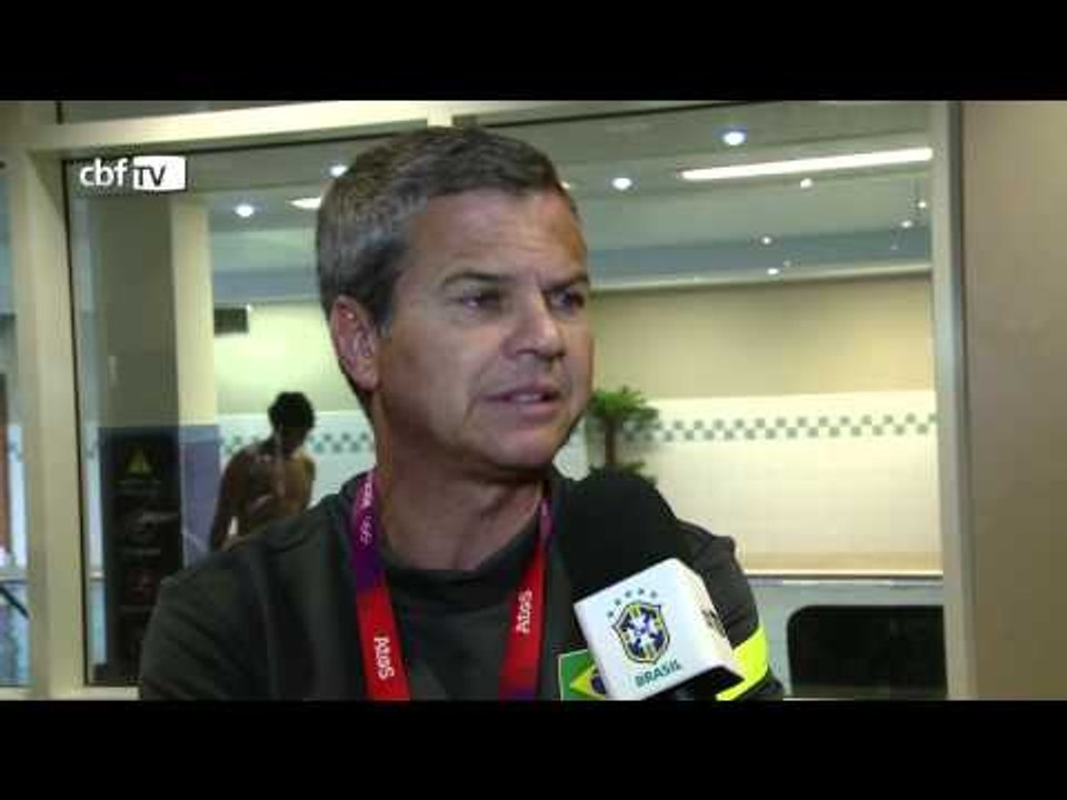 Carlinhos Neves explica a atividade na academia do hotel