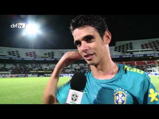 Oscar comemora 21 anos na véspera da partida contra a China