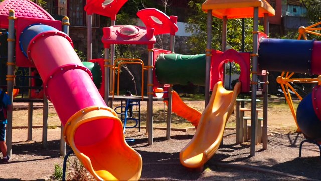 Utilizan los juegos infantiles de los Pastitos para sostener relaciones sexuales.