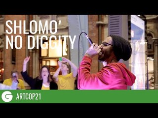 Shlomo performs for ArtCOP21 at St Pancras