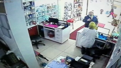 Sahte öğretmen, eczane çalışanını böyle dolandırdı