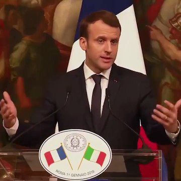 Emmanuel Macron: Le sujet des migrations n'est pas derrière nous.