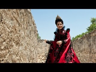 Tale of Tales clip - Through a maze